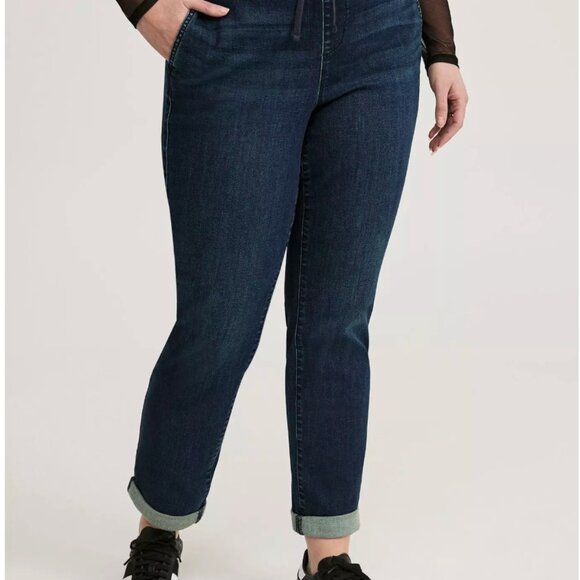 Torrid Weekend Boyfriend Mid-Rise Jean - Picture 4 of 5
